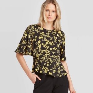 🎉HOST PICK🎉 Who What Wear black and yellow floral top